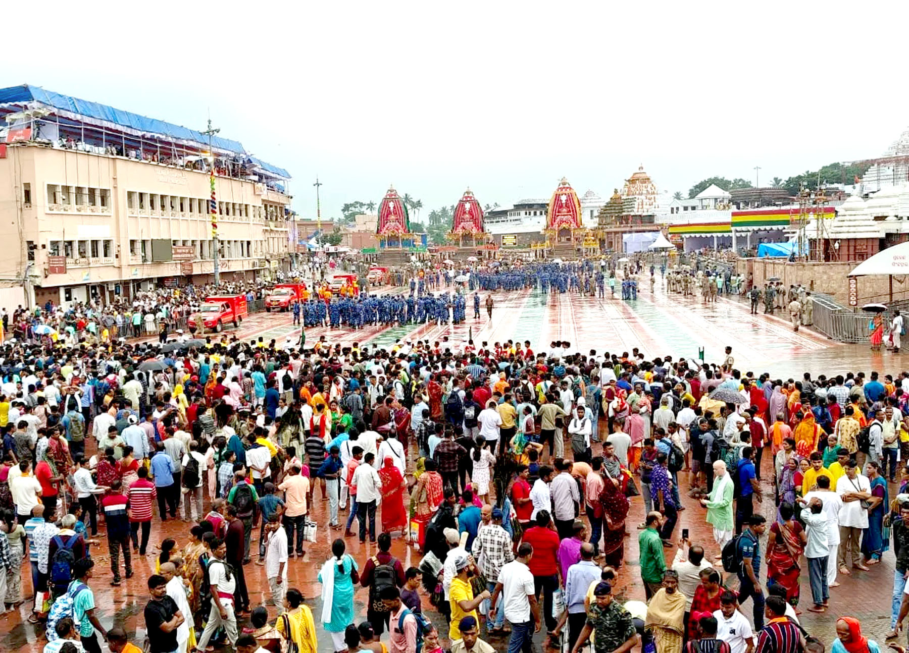 Puri: Lakhs of devotees arrive for Lord Jagannath's Rath Yatra.